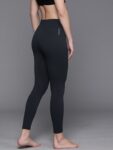 84b86590-070e-4d4d-a8ce-847a3d1d256d1709190392758-HRX-By-Hrithik-Roshan-WOMEN-BLACK-RAPID-DRY-SOLID-SEAMLESS-C-2