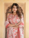 8089b21d-0929-4d7e-8db8-c53a247f7e891719318577004KurtaSets1