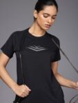 62cbdb1a-76db-4fce-a06c-3e92f2117cf31731063766725-HRX-by-Hrithik-Roshan-Women-Tshirts-2971731063766276-3