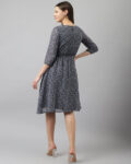 -473Wx593H-465451278-navy-MODEL