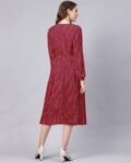 -473Wx593H-465820935-maroon-MODEL