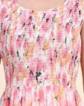 -473Wx593H-467130691-pink-MODEL