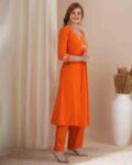 -473Wx593H-700609491-orange-MODEL