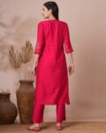 -473Wx593H-700654447-pink-MODEL