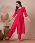 -473Wx593H-700654447-pink-MODEL