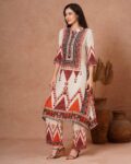 -473Wx593H-700680062-cream-MODEL