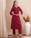 -473Wx593H-700680396-maroon-MODEL