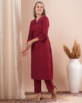 -473Wx593H-700680396-maroon-MODEL