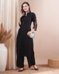 -473Wx593H-700681313-black-MODEL