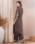 -473Wx593H-700681361-grey-MODEL