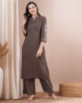 -473Wx593H-700681361-grey-MODEL