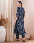 -473Wx593H-700681382-blue-MODEL