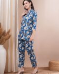 -473Wx593H-700785023-blue-MODEL