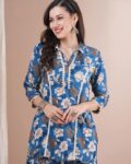 -473Wx593H-700785023-blue-MODEL