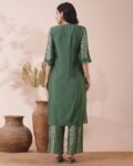 -473Wx593H-700812646-green-MODEL