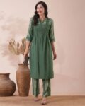 -473Wx593H-700812646-green-MODEL