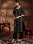 01f9634c-af6a-46ff-b152-bd3b48d656011727688784831-Libas-Ethnic-Motifs-Thread-Work-Straight-Kurta-with-Trousers-1