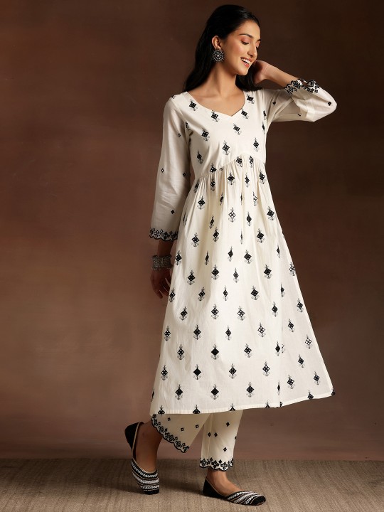 3b5a5d2a-0cc8-47b6-b9a4-46268e9800851711621354784-Libas-Floral-Embroidered-Pleated-Thread-Work-Pure-Cotton-Kur-2