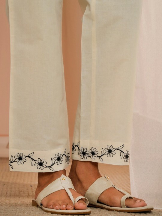 4524432c-f120-4563-8b36-7153d89b7ed31708322395896KurtaSets7