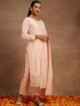 c52609e5-4ec4-42f3-8019-274940f90b701691667631866KurtaSets1