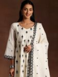 d2582ea0-2404-4747-9729-6867233ef76c1711621354727-Libas-Floral-Embroidered-Pleated-Thread-Work-Pure-Cotton-Kur-4