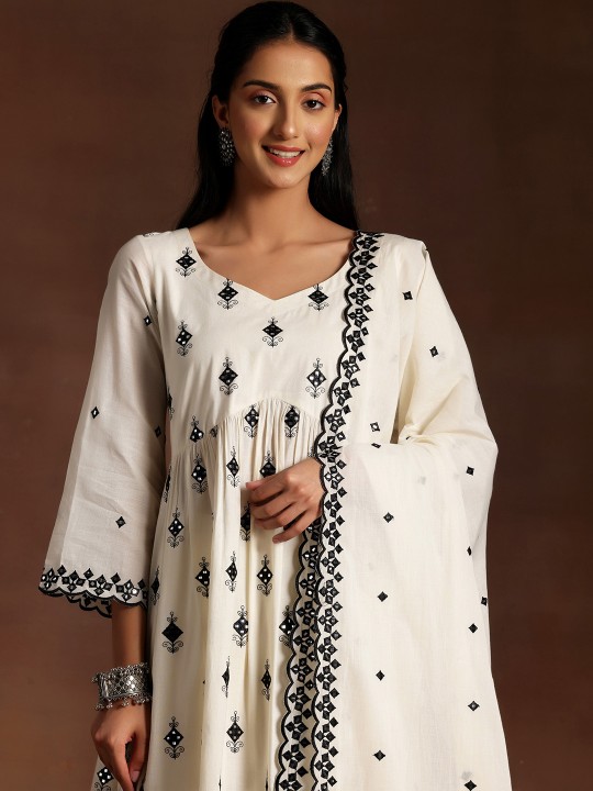 aea922c6-1478-49fe-bf80-35fad942a4931711621354698-Libas-Floral-Embroidered-Pleated-Thread-Work-Pure-Cotton-Kur-5