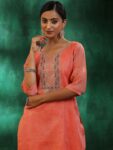 e01e5629-634b-4a29-9a13-d28afdfa2fc11727866516425-Libas-Women-Yoke-Design-Regular-Beads-and-Stones-Kurta-with–2