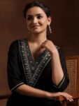 4f9256a5-f7b2-4837-b0f1-c3cf2cee49321733728790411-Libas-Women-Floral-Yoke-Design-Kurta-1201733728790016-2