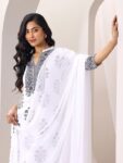 a0e22346-5f8f-4acd-9931-ede44918a0e81742300719343-Libas-Floral-Printed-Mandarin-Collar-Straight-Kurta-with-Tro-2
