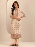 aa0fdcff-69e2-4a2e-a4b4-712badff05221744723212692-Libas-Ethnic-Motifs-Printed-Straight-Kurta-with-Palazzos-296-4