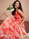 29b2717a-da2e-4ef0-abc7-d24e4253b0331694893360654DressBerryOrangeFloralPrintHalterNeckGeorgetteMaxiDress3 (1)