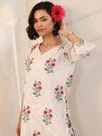 e42dca88-73c4-464f-b9be-1f733bbe29621746458144732-Libas-Women-Floral-Printed-Regular-Kurta-with-Trousers-44717-7