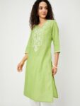 0c6d81ff-6f46-4150-8141-13fb44459ef91734525547565maxWomenFloralEmbroideredFlaredSleevesThreadWorkKurta3