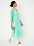 1f9caafd-f68f-4599-9bf2-1ff5aa4d80d81724257074667-max-Floral-Embroidered-V-Neck-Thread-Work-Chanderi-Kurta-731-1