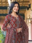 f29b7f7b-eeff-40fb-b6e6-1268e2583d6c1740648976609-KALINI-Women-Floral-Printed-Regular-Kurta-with-Trousers–Wit-2