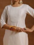 32d79306-3619-4e78-ad7b-8792e9bb8e3a1744789823166-Libas-Floral-Embroidered-Thread-Work-Straight-Kurta-With-Tro-2