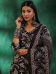 48d0c9e8-7def-41b6-a5c5-1c2e2f2a94c01735800492771-Libas-Women-Floral-Printed-Regular-Beads-and-Stones-Pure-Cot-2
