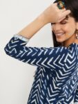 225fe4ef-fe31-43bb-ba64-7e0179a9202e1694408269487maxWomenBlueWhiteEthnicMotifsPrintedKurta3 (1)
