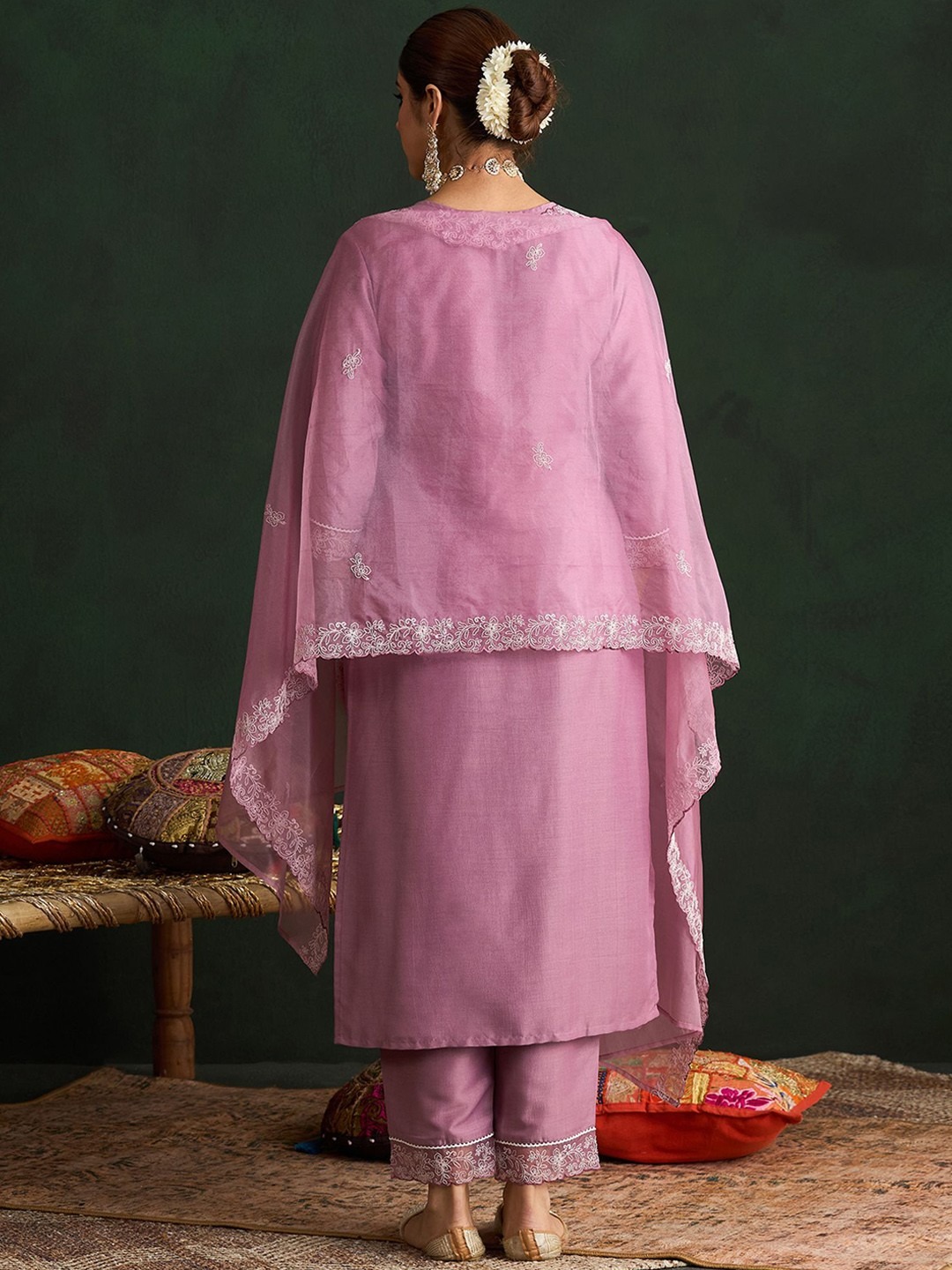 501f0c0e-673c-4a61-b4b7-3f2446ed97251741245438752-Indo-Era-Women-Floral-Yoke-Design-Regular-Thread-Work-Kurta--7