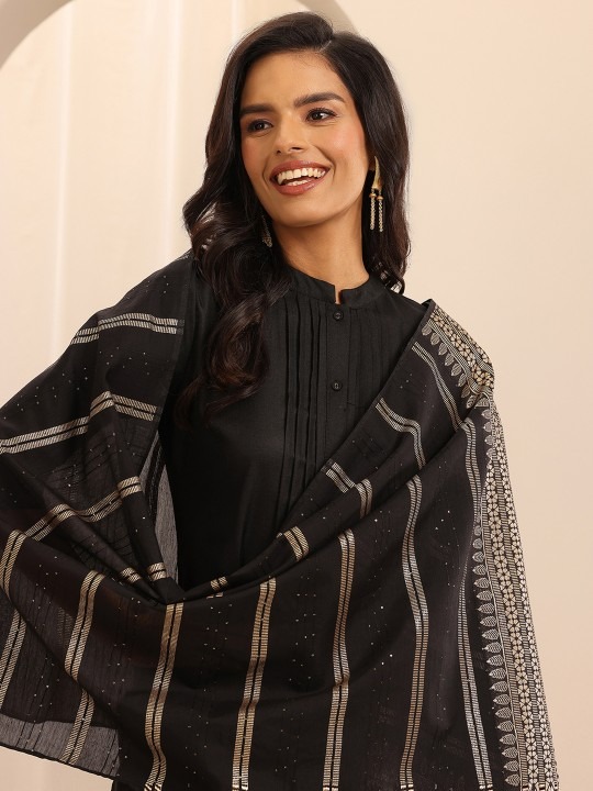 516ce817-5544-4fac-ad50-3f215bc8ddd71745595647027-Libas-Black-Mandarin-Collar-Straight-Kurta-with-Trousers--Wi-1