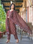 f29b7f7b-eeff-40fb-b6e6-1268e2583d6c1740648976609-KALINI-Women-Floral-Printed-Regular-Kurta-with-Trousers–Wit-2