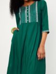 e6d14cd1-6412-40b8-9a2f-0b9be96330bc1703926216928maxWomenBlueKurta5 (1)