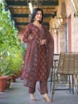 f29b7f7b-eeff-40fb-b6e6-1268e2583d6c1740648976609-KALINI-Women-Floral-Printed-Regular-Kurta-with-Trousers–Wit-2