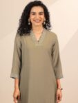 40e69f8f-f676-48ca-882f-6c0685fb3e5f1744785591253-Libas-V-Neck-Thread-Work-Straight-Kurta-With-Trousers-And-Du-2 (1)
