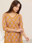 0774bdfb-8990-40d3-ae51-6dd64fd755ef1738222155697-Libas-Women-Floral-Printed-Panelled-Kurta-with-Trousers-8381-2
