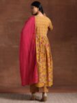 60f56798-0924-4917-9bd3-36a5272396d81715344320422LibasFloralPrintedRoundNeckThree-QuarterSleevesPureCottonKur6