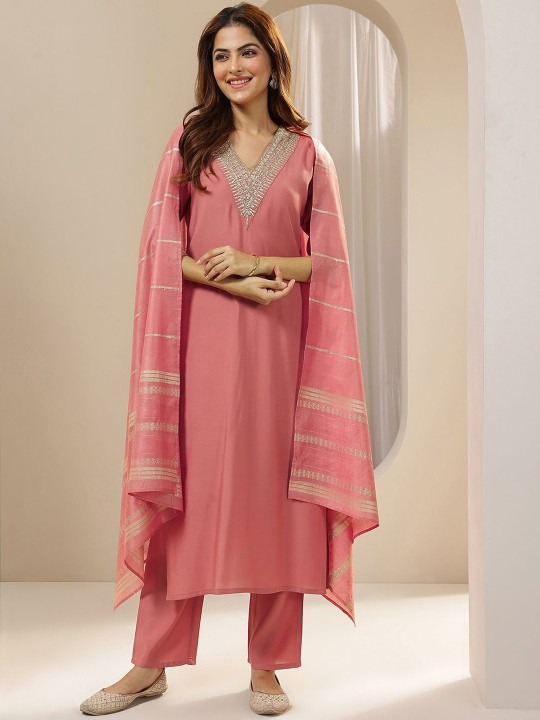 896529c3-9b2c-4925-a994-84c3681410b21744786165492-Libas-Women-Ethnic-Motifs-Yoke-Design-Regular-Sequinned-Kurt-2 (1)