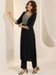 816dc6c7-e89f-4911-8a72-27f469323ca11742058285111-Libas-Floral-Yoke-Design-Notch-Neck-Straight-Kurta-With-Trou-2