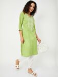 0c6d81ff-6f46-4150-8141-13fb44459ef91734525547565maxWomenFloralEmbroideredFlaredSleevesThreadWorkKurta3
