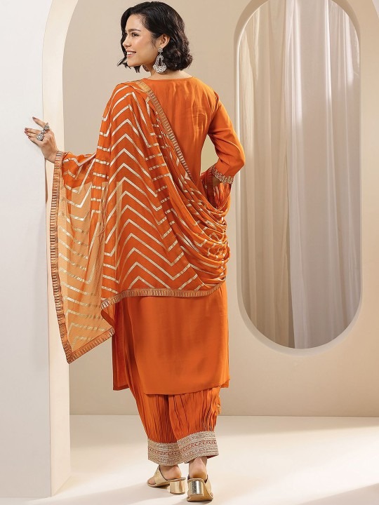 932b94aa-1fce-448b-99cf-ef6faa481b4d1742276377720-Libas-Women-Floral-Yoke-Design-Regular-Kurta-with-Salwar--Wi-6